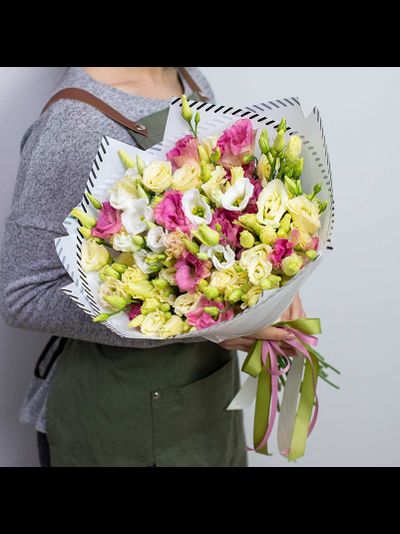 Микс букет из эустомы