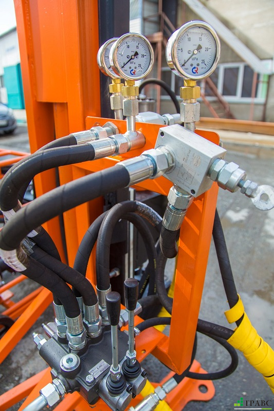 Мгбу гидравлическая. Гидравлические буровые. Электрогидравлический буровой станок weka. Буровой станок гбу 60л. Мгбу 80 буровая.