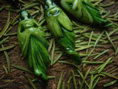 Необычный комплект украшений из фарфора "Лесная принцесса" (серьги-капли и подвеска)