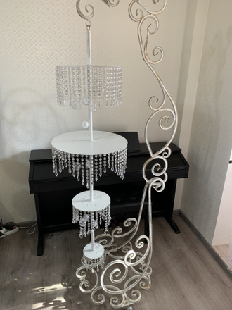 Подставка люстра для свадебного торта