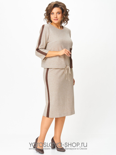 Женский трикотажный комплект-двойка бежевого цвета
