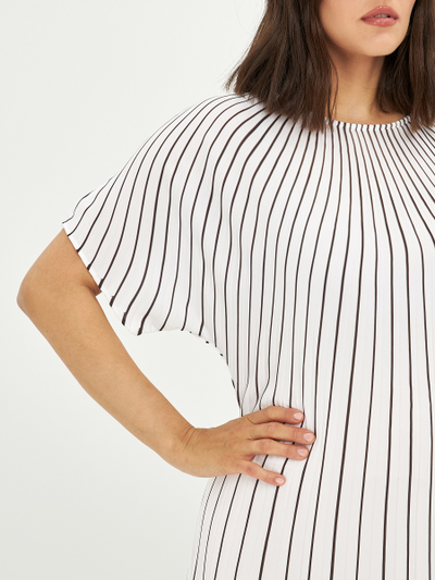 Нарядное платье "плиссе" в белом и черном цветах