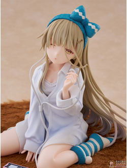 Фигурка 1/7 Махиру Сина (Mahiru Shiina Relax ver.)
