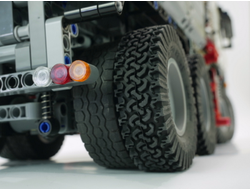 Колесный диск и LEGO модели изображены для примера и в комплект поставки не входят!  Shown installed