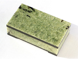 Шкатулка Нефелин цельнокройная, Россия, Урал (109*59*32 мм, 340 г) №10569