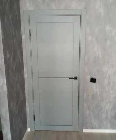 OPTIMA PORTE (ОПТИМА ПОРТЕ)/ TURIN (ТУРИН) 502 АПП SB, ПЕПЕЛЬНЫЙ/ ПОЛОТНО ГЛУХОЕ с ГОРИЗОНТАЛЬНЫМ ЧЕРНЫМ МОЛДИНГОМ