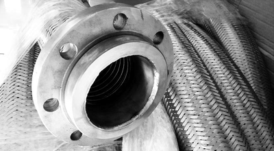 Металлорукав РВД рукав высокого давления из нержавеющей стали с фланцами.