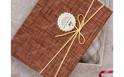 КОРОБКА ПОДАРОЧНАЯ, ДЛЯ НАБОРОВ, ЦВЕТ КОРИЧНЕВЫЙ