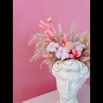 Давид с сухоцветами