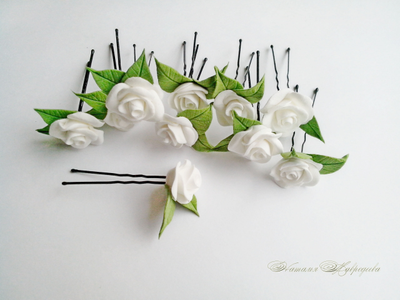 Шпильки "Белые розочки с листочками" набор .