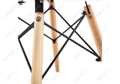 Стул Eames PC-015