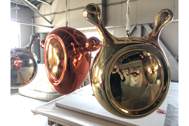 золотые скульптуры