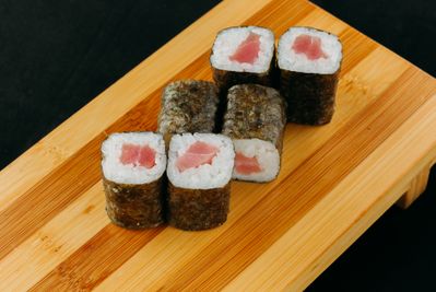 Магуро Маки с тунцом 1+1=1