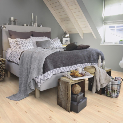 Биополы Purline Wineo 1500 wood L Uptown Pine PL083C в интерьере комнаты