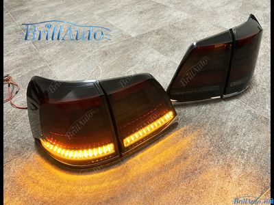 Cтопы Toyota Land Cruiser 200 07-15 LED темные БЕГАЮЩИЕ