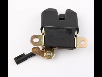 Замок двери багажника Volkswagen Passat B5