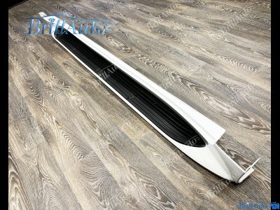 Подножки с подсветкой Toyota Land Cruiser 200 белые