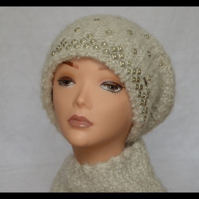 Вязаный берет для женщин и шарф зима 2021 Италия Vizio 6764 белый комплект