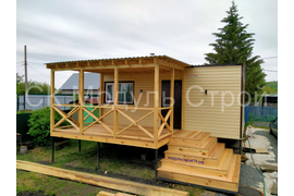 Веранда 4.3х3м со ступенями к модульному дому 5.9х6.5м. Покрытие - террасная доска лиственница. СНТ "Малышево"