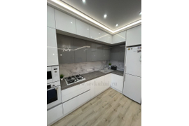 Кухня с профилем Gola