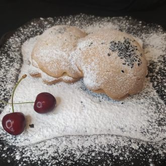 Сочень с творогом и вишней 100 гр (упаковка 10 шт)