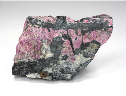 Эвдиалит в породе, Россия, Кольский п-ов, Хибины (79*52*25 мм, 90 г) №25685