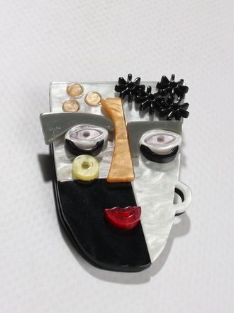 Брошь "Лицо абстракция" серая акрил