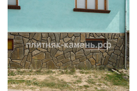 облицовка цоколя плитняком, природным камнем