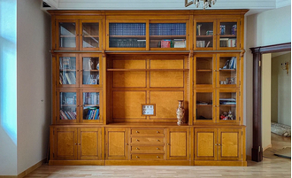 Библиотека модульная с центральной нишей под ТВ.