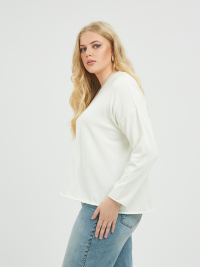 Джемпер с угловым вырезом