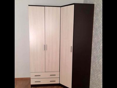 Шкаф распашной  3-х дверный "Тополь" с зеркалом  1200 мм (Бр)