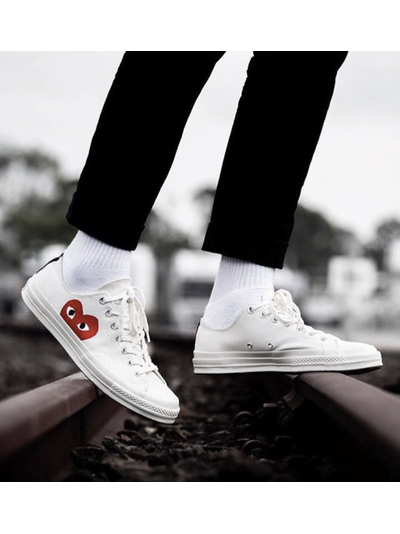 Converse Comme des Garcons Play белые низкие с сердечком