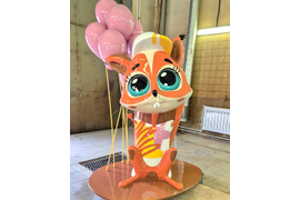 Белочка из стеклопластика. Большая пластиковая фигура.