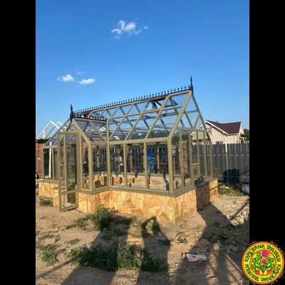 Базовая комплектация теплицы в английском стиле с холлом из стекала и алюминия ЕЛИЗАВЕТА 6000 х 3000 мм