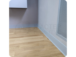 Плинтус ХДФ Dollken S100 100мм Х 2,575 м 1012/1202 Светло-серый в интерьере 9