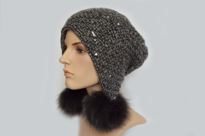 seraya-zhenskaya-shapka-ushanka-s-pomponami-vizio-6444-italiya