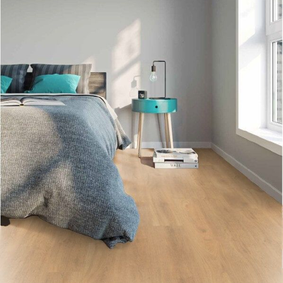 Ламинат Wineo Дуб Баланс Коричневый LA181LV4 в интерьере комнаты