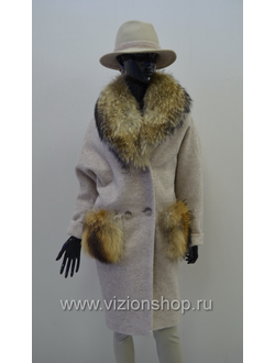 palto-zhenskoe-rossiya-s-mehovym-vorotnikom-i-karmanami-kupit