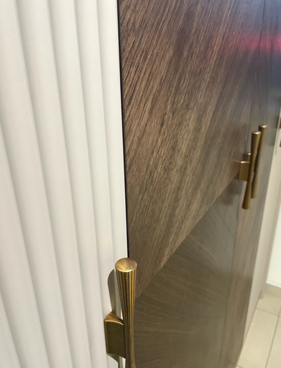 ШКАФ 2-Х ДВЕРНЫЙ ВЕНЕЦИЯ ДВЕРЬ СТЕКЛО АРТ Т-172 МЕЛАНЖ/ОРЕХ (L114,6*P45*H193) TIMBER