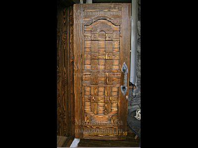 Состаренные двери из масива