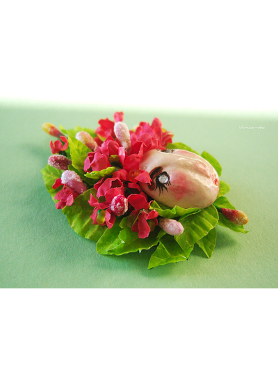 Яркая брошь в стиле шебби-шик "Принцесса Цветов. Весенний Театр"