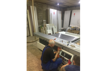 Купили новый форматно-раскроечный станок FILATO FL-3200 B. 
Делаем пуско-наладочные работы и его подготовку к работе.
