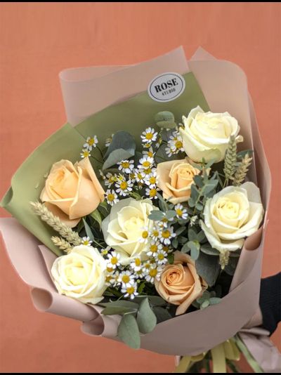 Микс из роз и ромашек