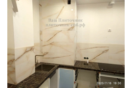 Облицовка фартука керамогранитом с заусовкой плитки под 45 градусов