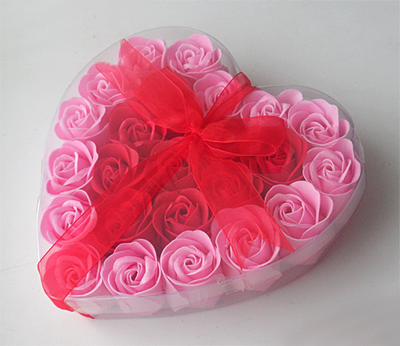 Мыльные лепестки в сердце 24шт