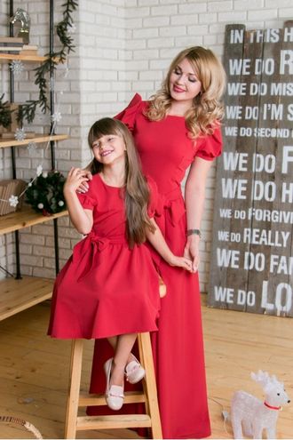 Красные одинаковые платья мама дочка