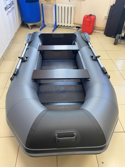 Моторная лодка Таймень NX 2850 слань-книжка киль графит/черный вид с носа - MNELODKU.RU