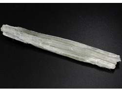 Брусит (немалит) светло-зеленый, волокнистый брусит, коллекционный образец, Россия, КЧР, Урупский район, м-ние Мощевая балка (100*17*6 мм, 11 г) №29696