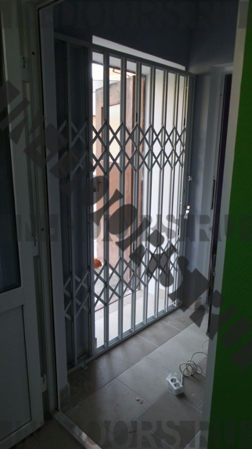 Раздвижные решетки для магазинов 11