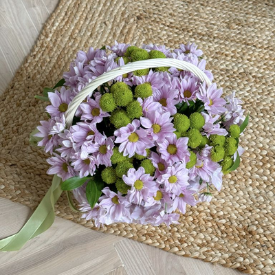 Корзина из хризантем Любимой бабушке